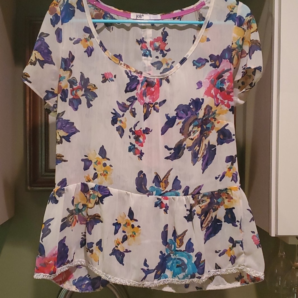 Lightweight flowy floral blouse w/ button back